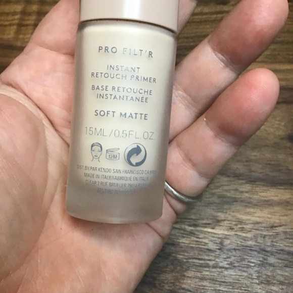Fenty pro filter instant retouch primer soft matte and gloss bomb in fenty glow - Picture 8 of 9